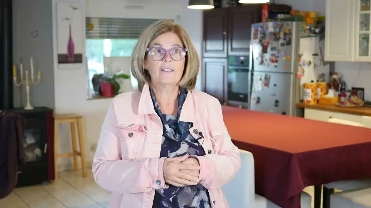 Ouvrir le lecteur video « Devenir_assistant_e__familial_e__-_Un_métier_au_service_des_enfants.youtube »