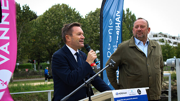 David Lappartient qui fait un discours au côté de David Robo sur le Port de Vannes