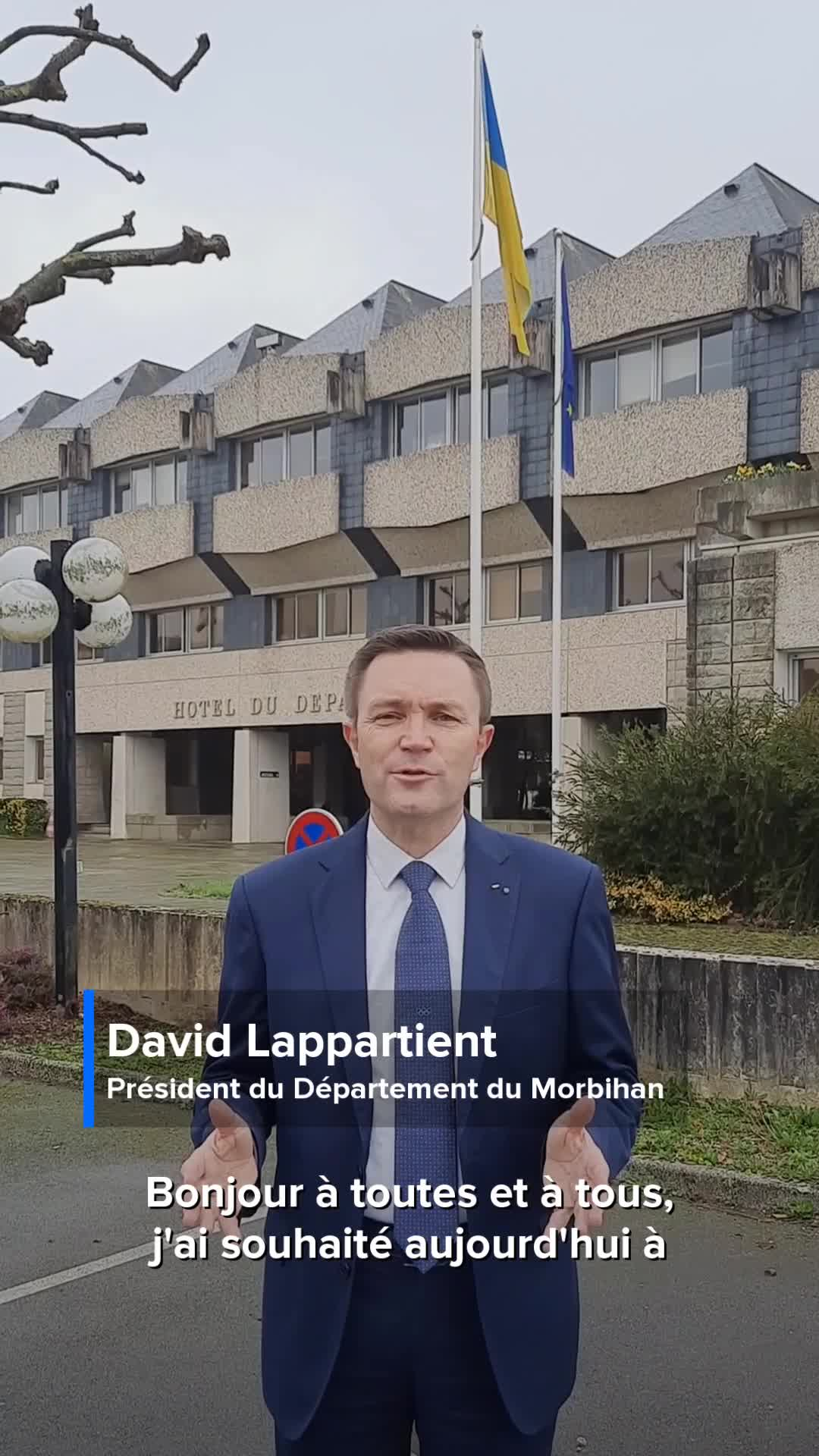 Ouvrir le lecteur video « David_Lappartient_-_Drapeau_Ukraine_-_mars_2022.mp4 »
